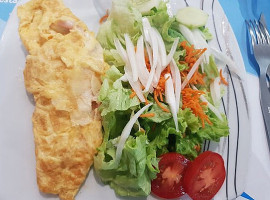 The Wall Brewpub food