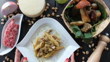 Villa Del Cedro food