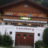 Pizzeria Lanzberg outside