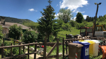 Rifugio La Serra Ovindoli outside