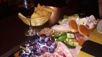 Antico Borgo Degli Amori food