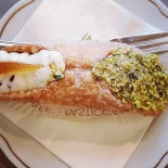 Café Pasticceria Gamberini Comida