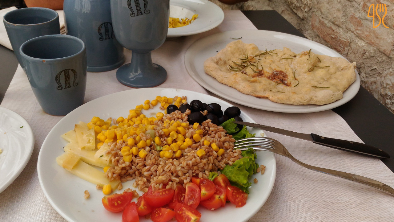 Madonne Et Messeri Comida
