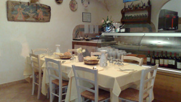 Trattoria La Briciola inside