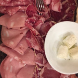 Alberghett Pub food
