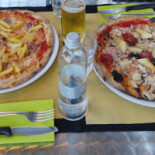 Sfarinando Pizzeria Comida