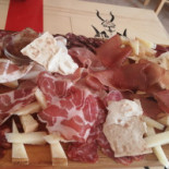 Shardana Enoteca Salumeria Comida