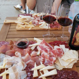 Shardana Enoteca Salumeria Comida