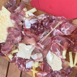 Shardana Enoteca Salumeria Comida