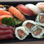 Sushi Momo Cafe' Nourriture