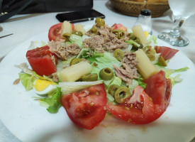 Grey’s Pub Restaurant Lounge Bar food