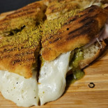 Le Caveau Comida