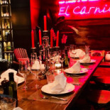 El Carnicero Garibaldi À l'intérieur
