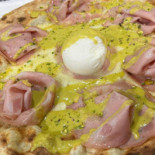 Young Pizza Comida