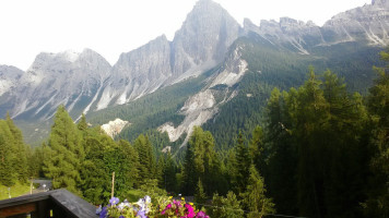 Rifugio Remauro outside