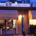 Pizzeria Iris outside
