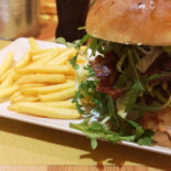 Io Eat&greet Nourriture