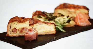 Le Carre Francais food