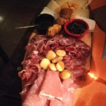 Wine Not? Nourriture