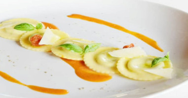 La Cloche 1967 food