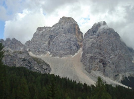 Rifugio Citta Di Fiume outside