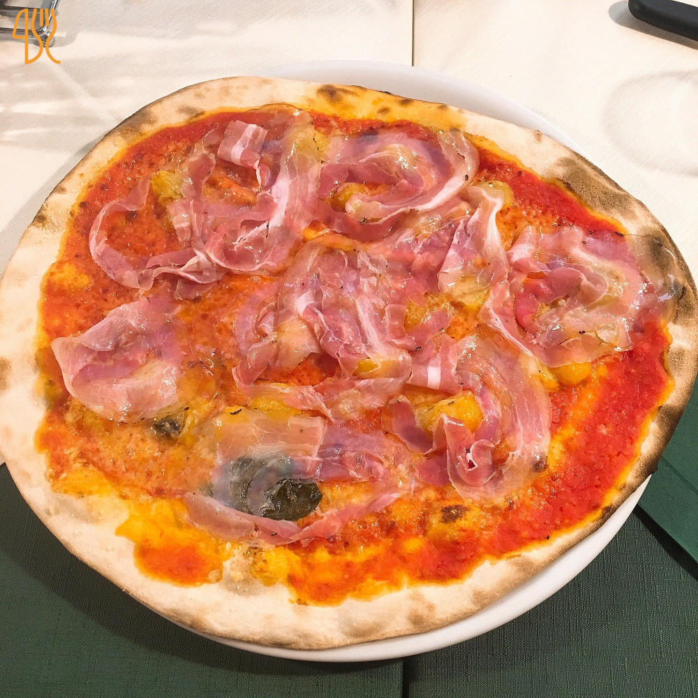 La Lepre Bianca Pizzeria Comida