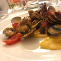 Tra La Terra E Il Cielo food