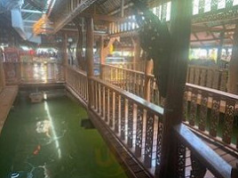 I Due Apostoli inside