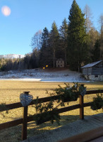 Trattoria Ski outside