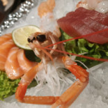 Yami Sushi food
