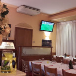 Pizzeria La Tavernetta inside
