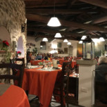 Pizzeria Xii Colonne inside