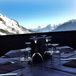 Rifugio Larin outside