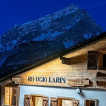 Rifugio Larin outside