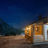Rifugio Larin outside