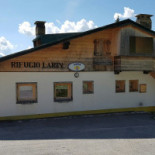 Rifugio Larin outside