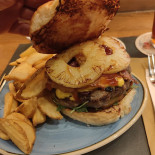 B Corner Best Beer Burger House Nourriture