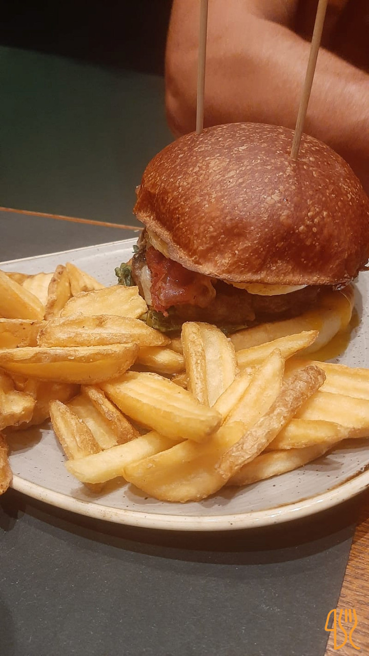 B Corner Best Beer Burger House Nourriture