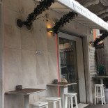 Tommy's Extérieur