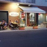 Pizzeria Renna Exterior