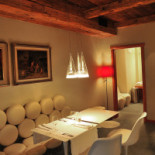 Mary Co. À l'intérieur