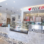 Pizza Express Dentro