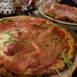 Antica Pizzeria Guglielmo food