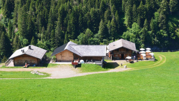 Malga Prossliner outside