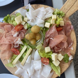 Saint-vout Cafe Oenotheque Fromagerie Et Produits Du Terroir food