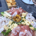 Saint-vout Cafe Oenotheque Fromagerie Et Produits Du Terroir food