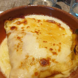 Saint-vout Cafe Oenotheque Fromagerie Et Produits Du Terroir food