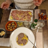 Saint-vout Cafe Oenotheque Fromagerie Et Produits Du Terroir food