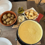 Saint-vout Cafe Oenotheque Fromagerie Et Produits Du Terroir food