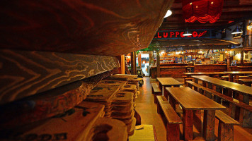 Al Luppolo Saloon inside
